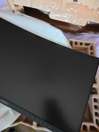 Monitor Curvo KOORUI - 23,6 Pollici Full HD VA 100Hz (1920x1080, 3000:1, 3ms, Curvatura 1500R, Antiriflesso, Eye Ease, Inclinazione, HDMI, VGA)
