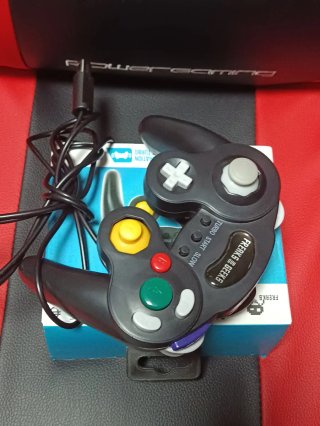 Mando Freaks & Geeks GameCube Negro