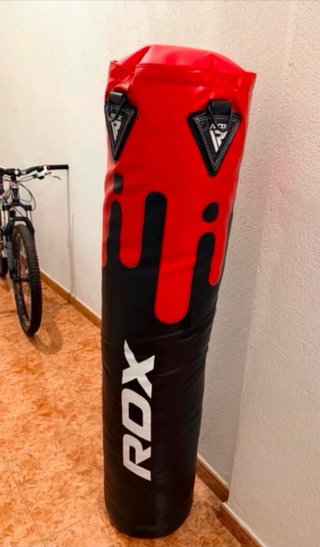 Saco de Boxeo con Guantes de Saco RDX F9