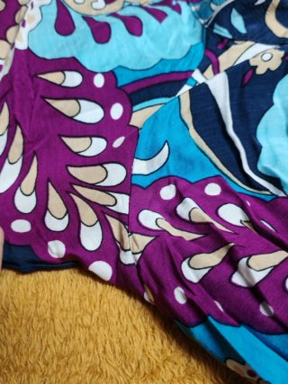 Camiseta estampada floral. Talla 40.