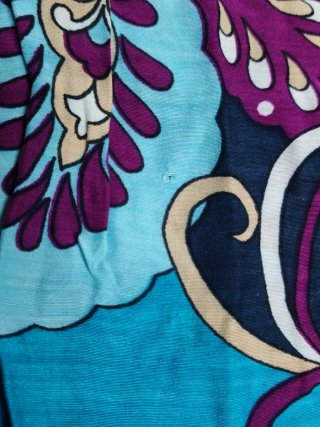 Camiseta estampada floral. Talla 40.