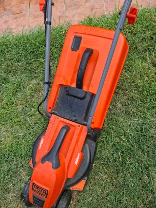 Cortacésped Eléctrico Black+Decker 32cm