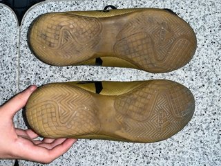 Botas de fútbol sala Adidas niño.