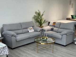 Divano a 3 posti nuovo in offerta