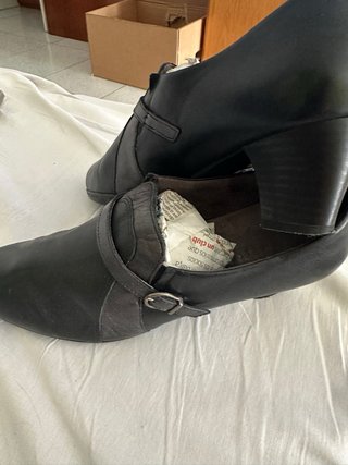 Zapatos botín mujer negros y plateados