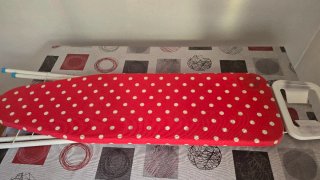 Plancha de vapor SilverCrest y tabla