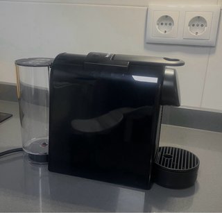 Cafetera Nespresso DeLonghi Negra
