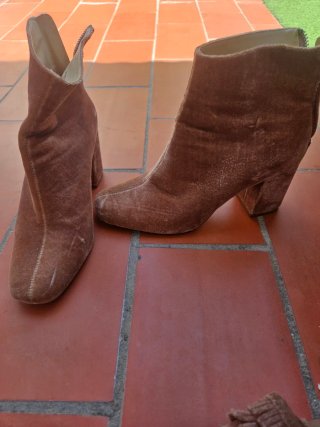 Botines terciopelo rosa palo Zara
