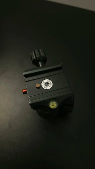 SIRUI G-10X Testa Girevole Treppiede