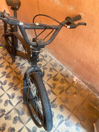 Bicicleta BMX Negra