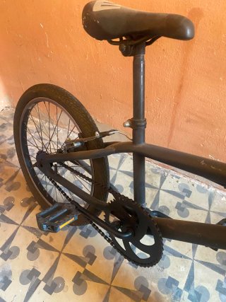 Bicicleta BMX Negra