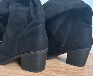 Primark. Talla 42. Botas altas antelina negro.