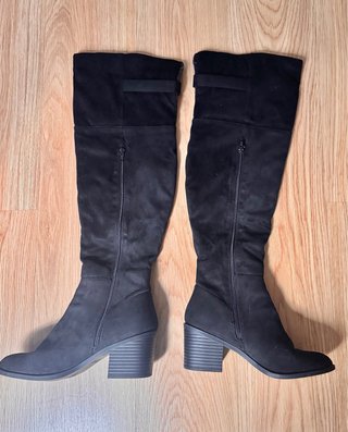 Primark. Talla 42. Botas altas antelina negro.