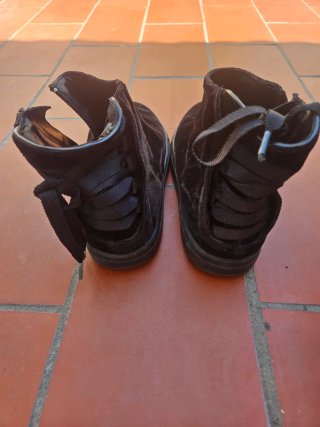Botines de terciopelo negros Zara