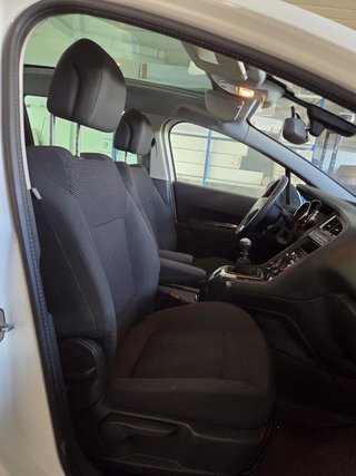 Peugeot 5008 2016 7 PLAZAS SOLO 108.000KM