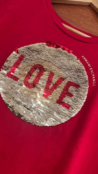 Camiseta Armani Exchange Lentejuelas LOVE Roja