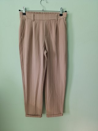 Pantalón rayas beige y blanco Stradivarius-Talla S