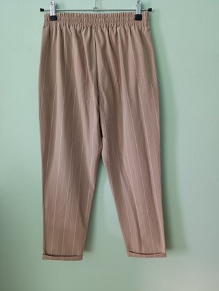 Pantalón rayas beige y blanco Stradivarius-Talla S