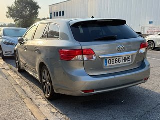 Toyota Avensis 2013
