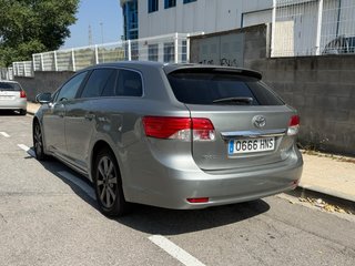 Toyota Avensis 2013