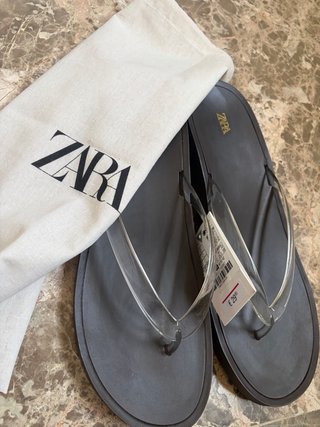 Chanclas Zara transparentes T39