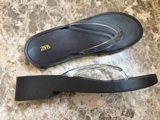 Chanclas Zara transparentes T39