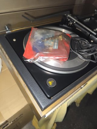 Radio con giradischi, lettore cassette e radio