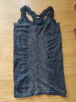 Camiseta tirantes estampado serpiente