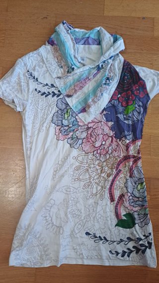 Lote 2 Camisetas Desigual Talla XS