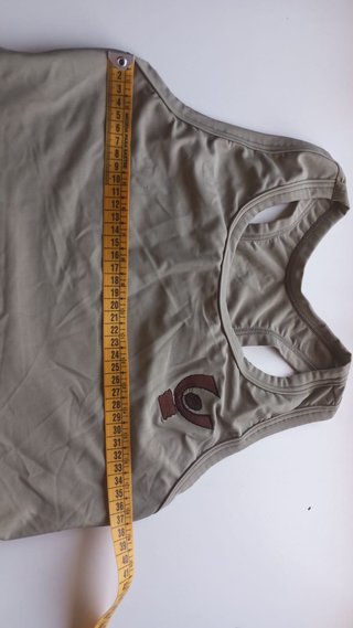 Top deportivo beige mujer