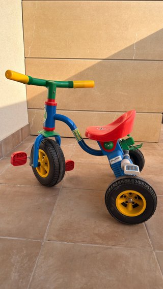 Triciclo infantil