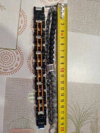 Set di gioielli vari con ciondoli e anelli