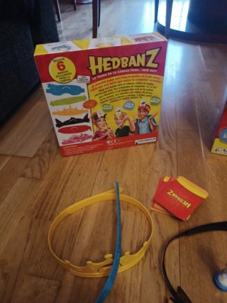 Hedbanz Juego de Mesa Familiar