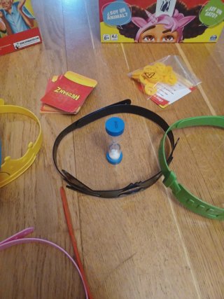 Hedbanz Juego de Mesa Familiar