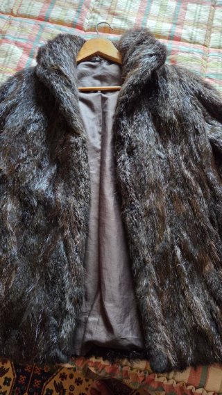 Chaquetón de pelo marrón talla 42