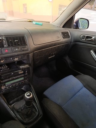 Volkswagen Golf 2000