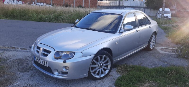 MG ZT 2003 - foto 1