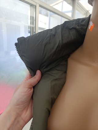 Chaleco verde con capucha Zara - Talla S