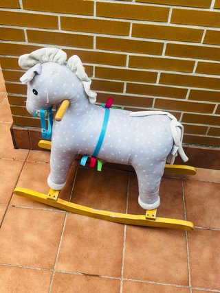 Caballo balancín para niños de madera