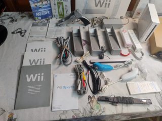 Nintendo Wii con Wii Fit y Accesorios