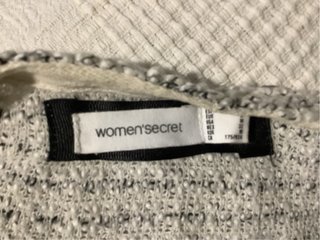 Chaqueta de punto con flecos