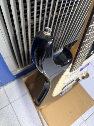 Guitarra Peavey Raptor Plus EXP Negra