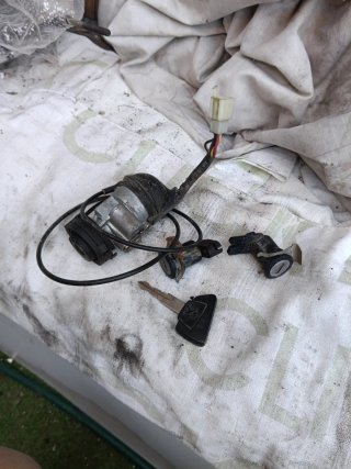 Cerraduras Peugeot Elyseo con llave