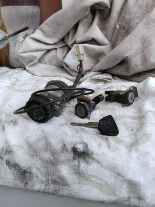 Cerraduras Peugeot Elyseo con llave