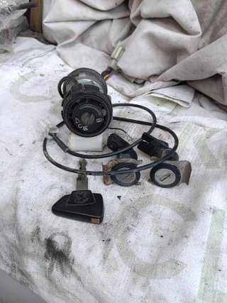 Cerraduras Peugeot Elyseo con llave
