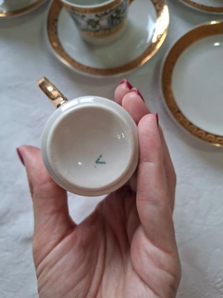 Juego de Tazas de Porcelana Dorada