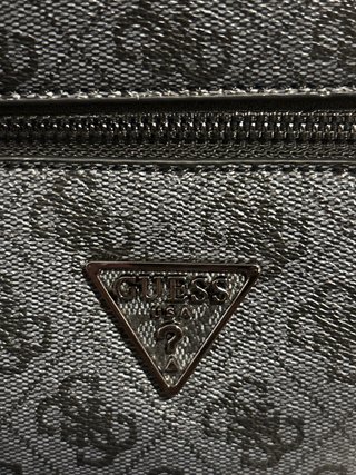 Mochila Guess Negra y Gris