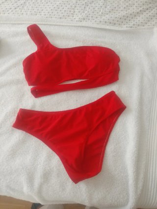 Conjunto 2 Bikinis Talla M, nuevos, a estrenar