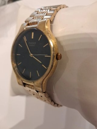 Reloj Pulsar Caballero Dorado Negro