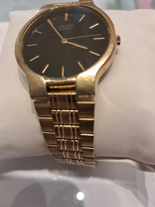 Reloj Pulsar Caballero Dorado Negro